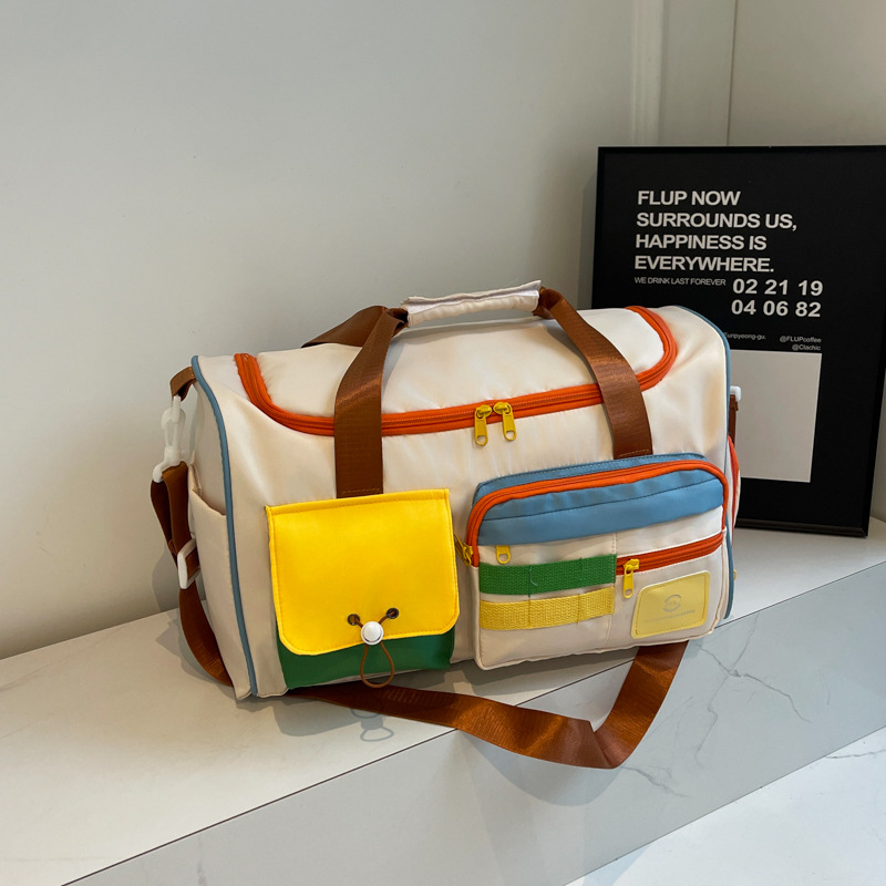 Fashionable and casual large-capacity sports and fitness bag, short-distance business trip and travel bag, dry and wet separation boarding storage bag full figure