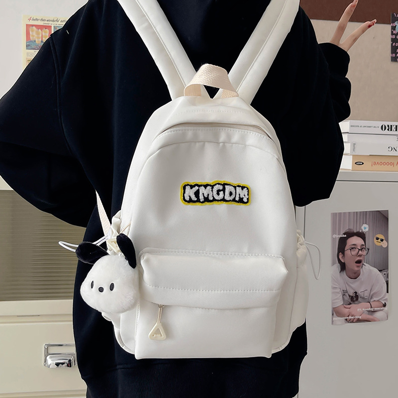 Japanese-style, fresh and casual schoolbag for girls, high school and college students, simple backpack, lightweight backpack, travel backpack full figure