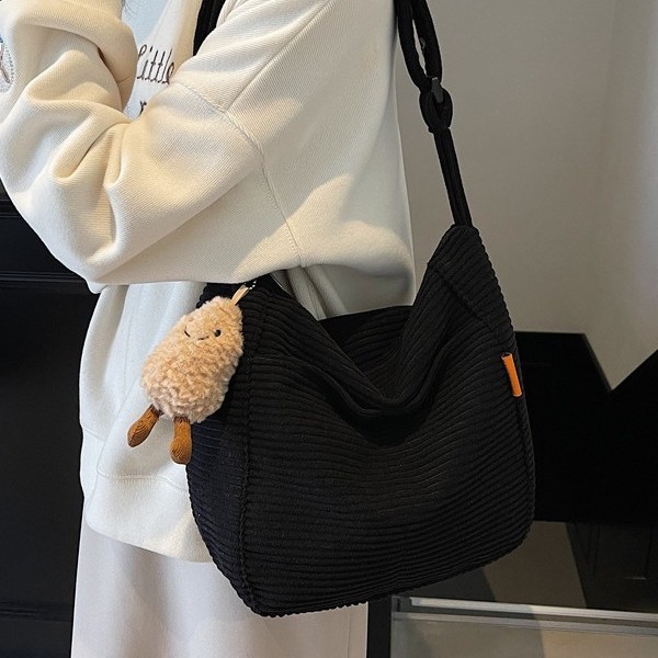 New autumn and winter Korean style versatile hand-held corduroy single-shoulder bag, large-capacity casual bucket bag, fashionable crossbody bag full figure