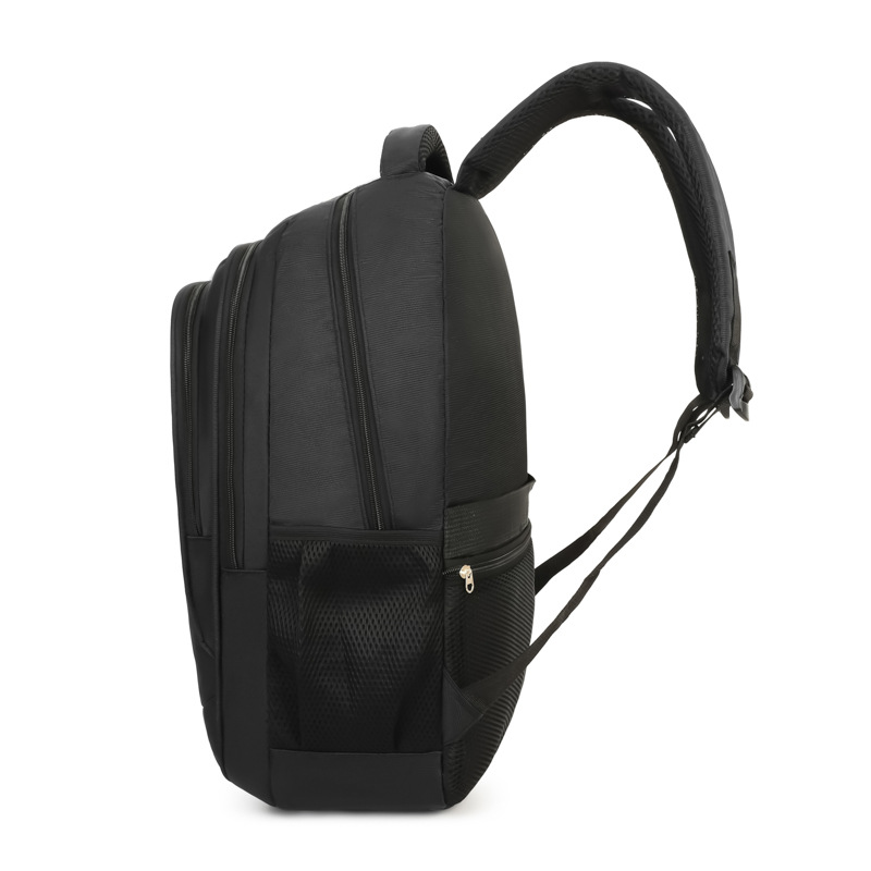 A simple, versatile and fashionable men's backpack with logo printing. It has a large capacity and multiple compartments. It is a computer backpack for commuting and travel details Picture