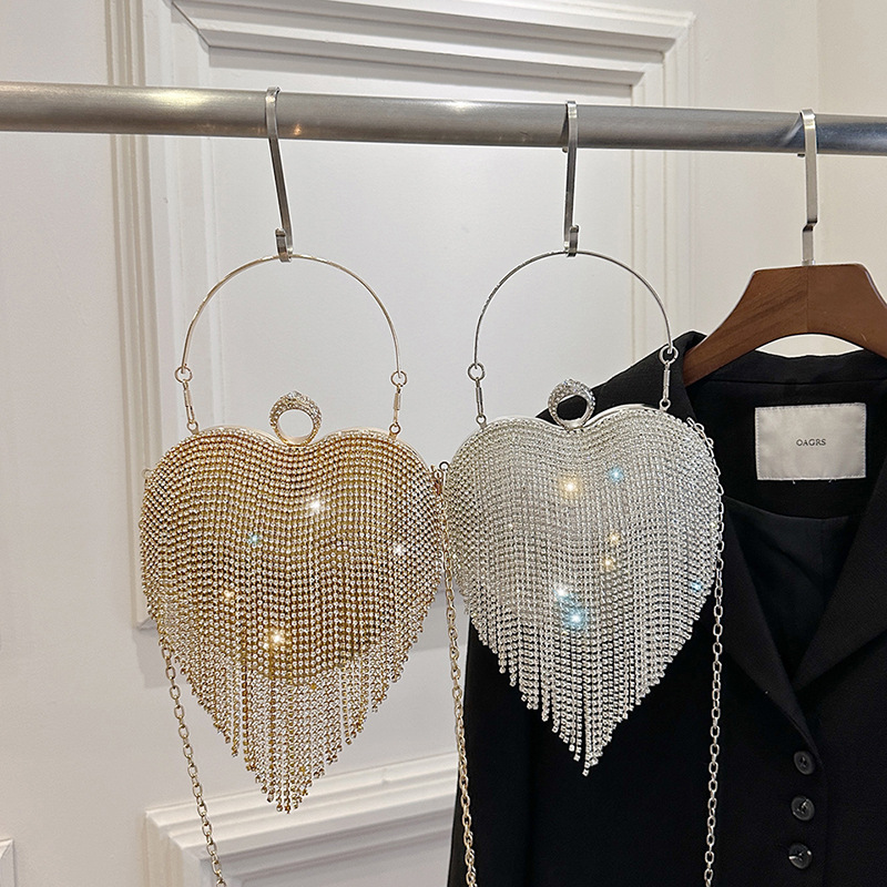 Street fringed women's bag box bag, 2024 new style fashionable diamond-encrusted heart bag, quality chain single-shoulder crossbody bag Application Scenario