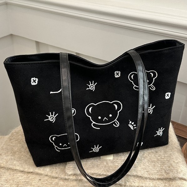 A stylish and retro winter, large-capacity new 2024 autumn/winter underarm commuter single-shoulder tote bag for women full figure