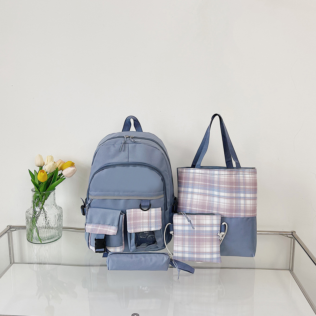 New schoolbag for primary school girls, lightweight and stress-relieving student backpack, fashionable Korean-style checkered backpack, four-piece set, trendy details Picture
