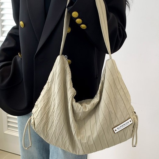 Spring 2025 new women's bags, ins pleated underarm bags, fashionable commuting single-shoulder handbags, wholesale export bags details Picture