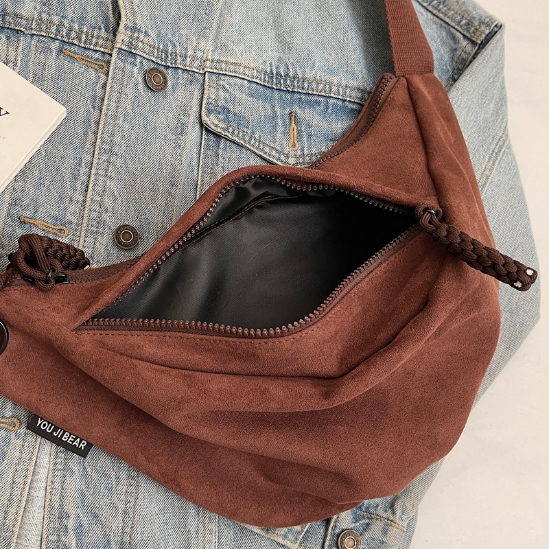 Large-capacity dumpling bag for women, 2024 new model student commuting single-shoulder underarm bag, versatile, casual and sporty crossbody bag Specification drawing
