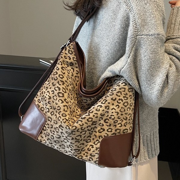 Tote bag, double leopard print single-shoulder bag, fashionable single-shoulder niche Instagram large bag, versatile, casual and stylish backpack Specification drawing