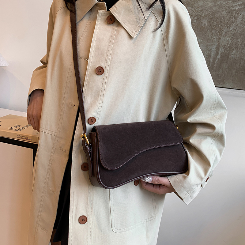 Cross-border Women's bag 2024 New retro matte fashionable underarm bag, simple and trendy, versatile, hand-held crossbody small square bag Specification drawing