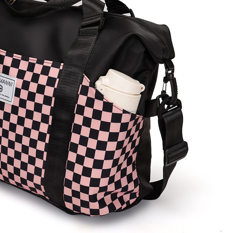 A large-capacity, color-matched handbag for women that can be worn on a suitcase, a short-distance travel light luggage storage bag Application Scenario