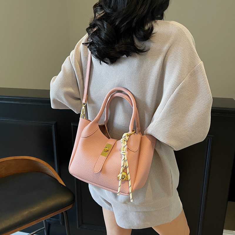 Cross-border high-end handbag for women, 2025 new trendy lychee pattern vegetable basket handbag, versatile single-shoulder crossbody bag details Picture