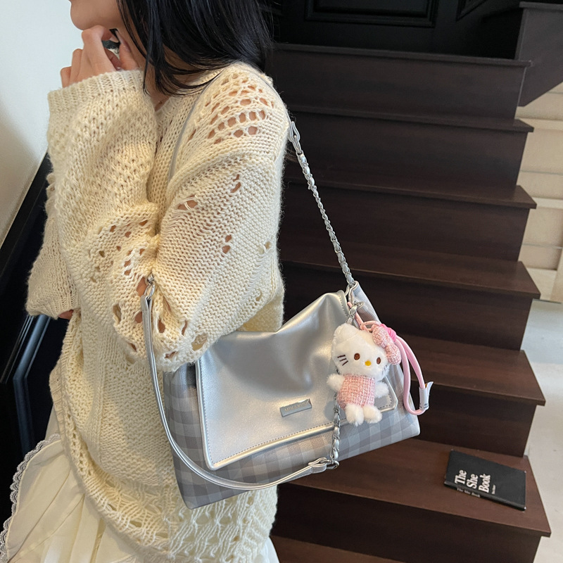 Cross-border fashion women's bags 2025 new style chain underarm bag, stylish and versatile shoulder bag, large-capacity tote bag Specification drawing
