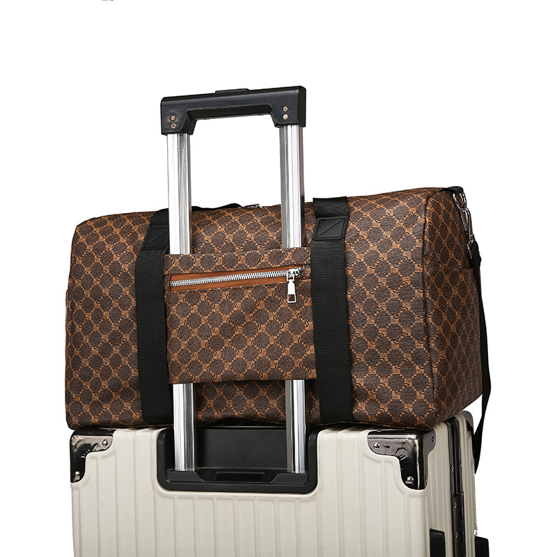 New cross-border pu leather hand-held large-capacity travel bag, independent shoe compartment sports and fitness bag, business single-shoulder crossbody bag Application Scenario