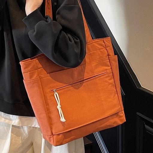 Casual commuting Tote bag, canvas women's bag, spring new style, fashionable and simple, large-capacity single-shoulder bag for women full figure