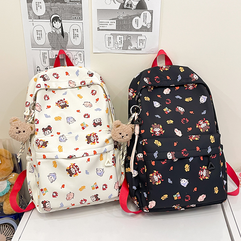 New Japanese-style schoolbag for girls in Instagram style, large-capacity casual middle school backpack, cute primary school backpack Application Scenario