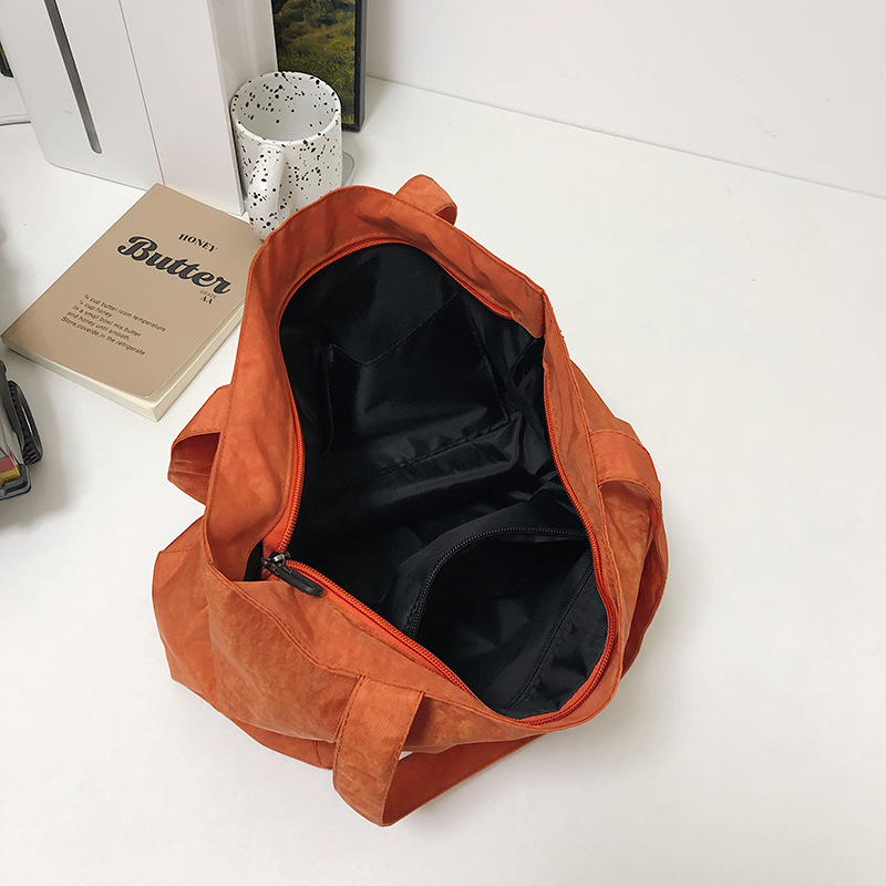 Japanese-style laid-back handbag, ins artistic and simple large-capacity Korean single-shoulder bag, simple and versatile women's commuter bag Application Scenario