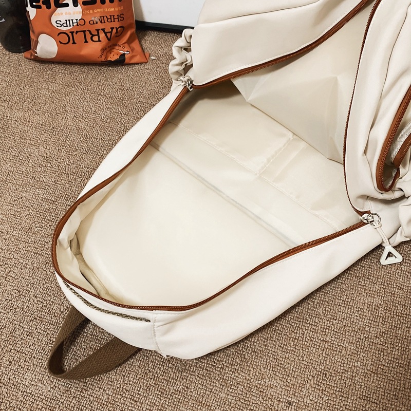 Trendy brand backpacks for men in 2024, large-capacity travel backpacks for junior and senior high school students, and computer backpacks for female college students Application Scenario
