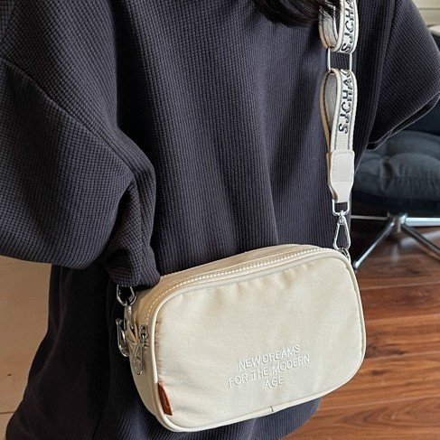 A new, versatile, Korean-style, fashionable and high-quality single-shoulder bag with a unique retro Merado-style design for women Specification drawing