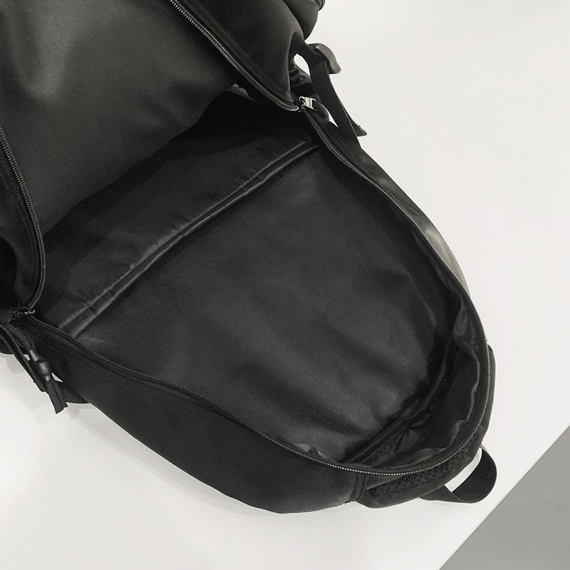 New large-capacity schoolbag for men, cool and trendy couple casual backpacks, Korean version of ins computer backpacks for junior and senior high school students Application Scenario