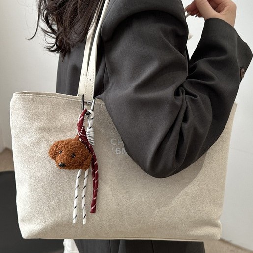 High-end autumn and winter texture casual tote bag, large-capacity single-shoulder bag, fashionable and versatile underarm bag, durable ladies' bag Application Scenario