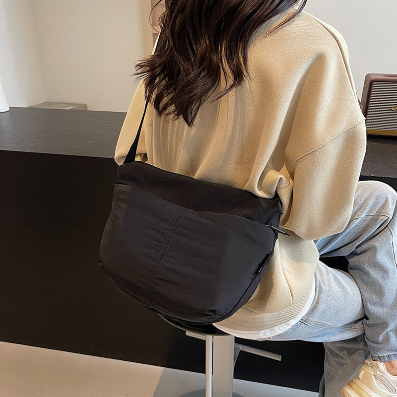 Casual bags for ladies 2024 autumn and winter: Fashionable and versatile single-shoulder bags, large-capacity crossbody bags, and school commuting bags details Picture