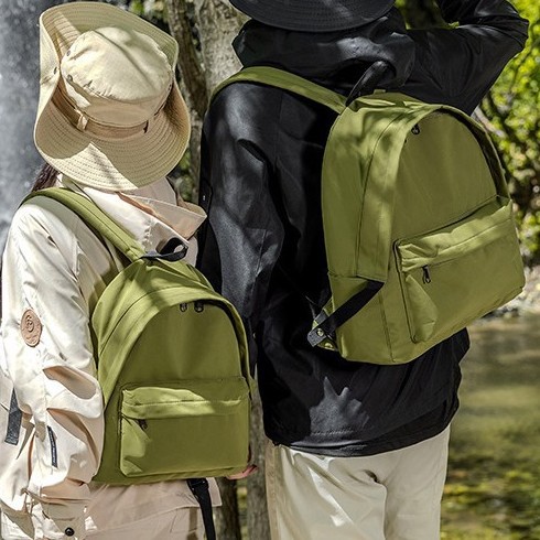 A fashionable, lightweight and versatile backpack for both men and women, an Instagram travel mini backpack and an outdoor bag details Picture