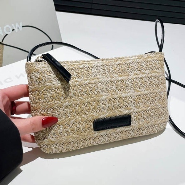 A niche woven bag with a hand-held texture, a women's Spring 2025 new crossbody single-shoulder bag, a women's straw woven bucket Application Scenario