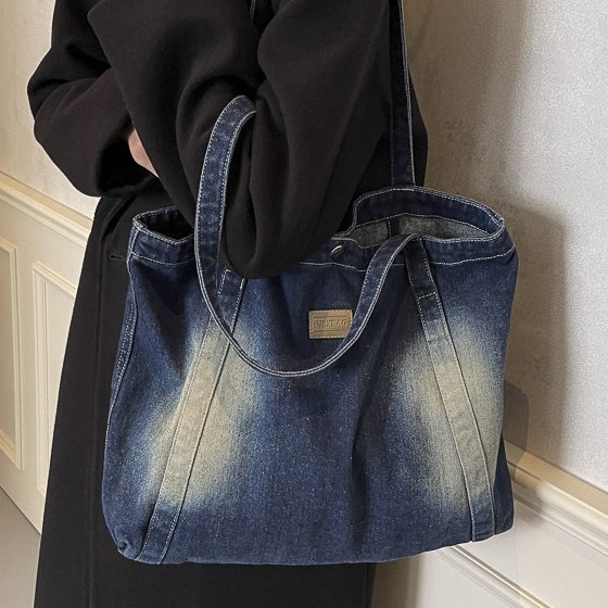 A new spring 2025 vintage, niche, casual tote bag and women's single-shoulder bag made of washed denim for export details Picture