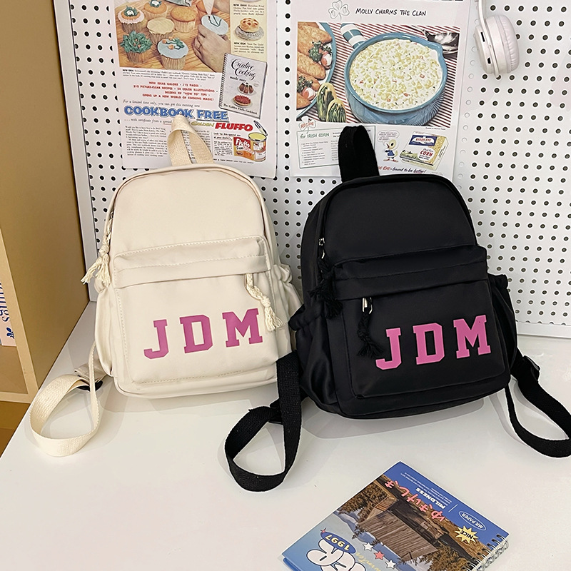 Children's spring outing and study tour small backpacks, boys' backpacks for going out to play, girls' small schoolbags for tutoring, and lightweight small bags full figure
