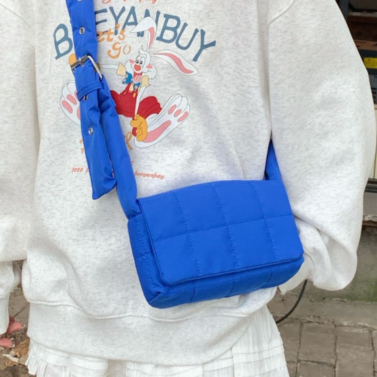 Sponge woven pillow bag for women 2024 autumn/Winter new cotton-padded jacket bag, small square bag, niche fashion, single-shoulder crossbody bag Application Scenario