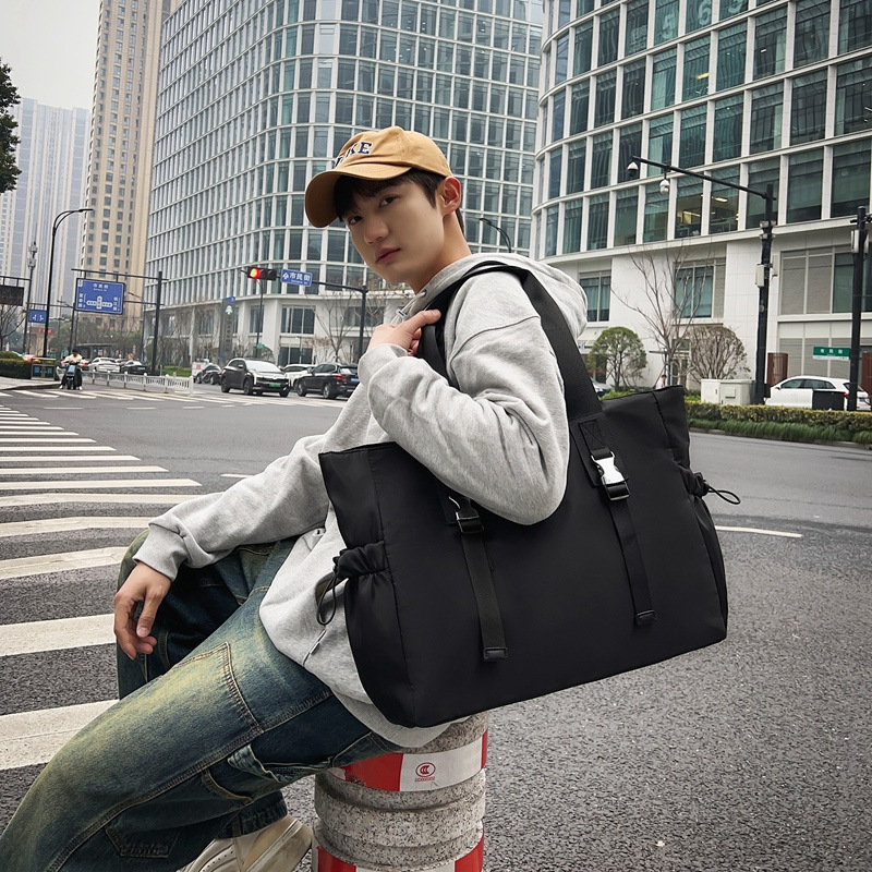 Fashionable outdoor sports fitness yoga bag, large-capacity hand-held short-distance storage bag, trendy lightweight nylon handbag Specification drawing