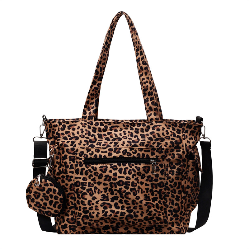 Fashion Women's Bag 2025 New Tote bag with leopard print and animal print, large-capacity single-shoulder hand-carry canvas shopping bag Item Picture