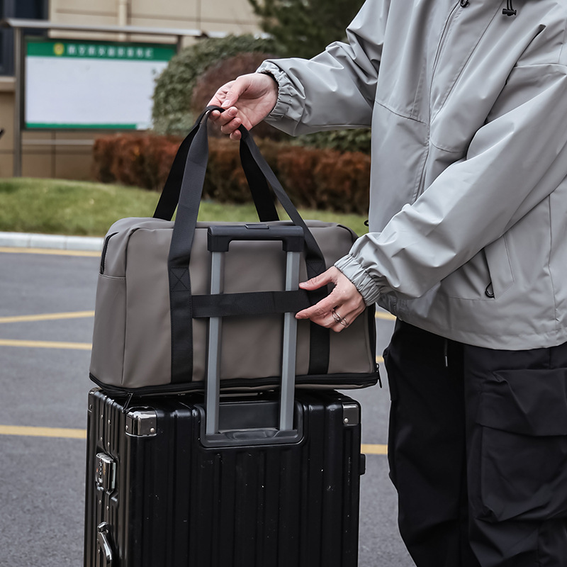 Cross-border wholesale hand-held travel bags, large-capacity fashionable fitness bags for men and women, independent shoe compartments, and expandable luggage bags Application Scenario