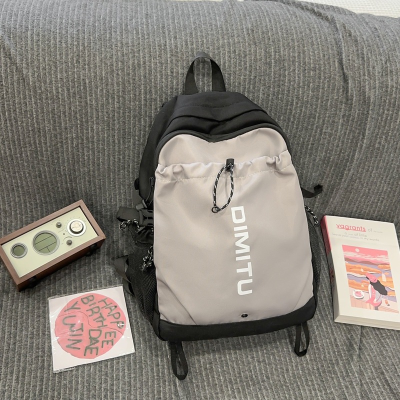 A new Korean version of a large-capacity Korean style InS-style schoolbag for girls with contrasting colors, a backpack for junior and senior high school students Specification drawing