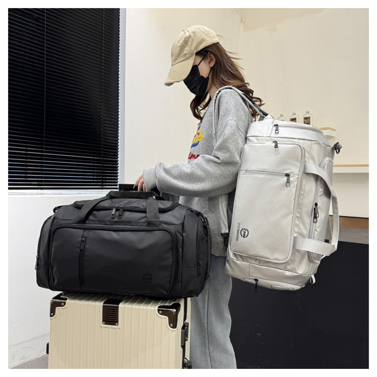 A multi-functional student storage luggage bag, a three-purpose short-distance double-back travel bag, and a dry-wet separated maternity bag Application Scenario