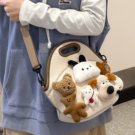 Cute girl handbag for girls 2025 early Spring new fashion doll accessories, single-shoulder crossbody bag, commuting trendy bag details Picture