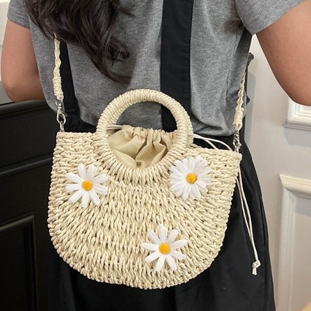 The new hand-held InS-style straw woven bag, the moon bag, the simple and fashionable Daisy woven women's bag, and the fresh bag Specification drawing