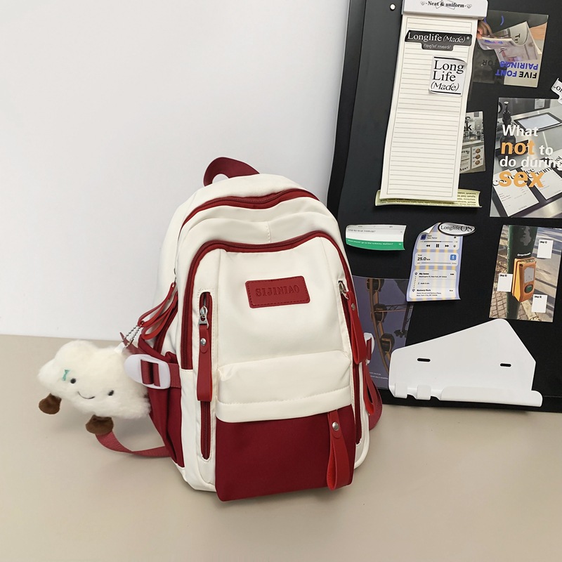 A simple and elegant backpack for women, a large-capacity backpack with contrasting colors, a new casual schoolbag for junior and senior high school students, for student outings Application Scenario