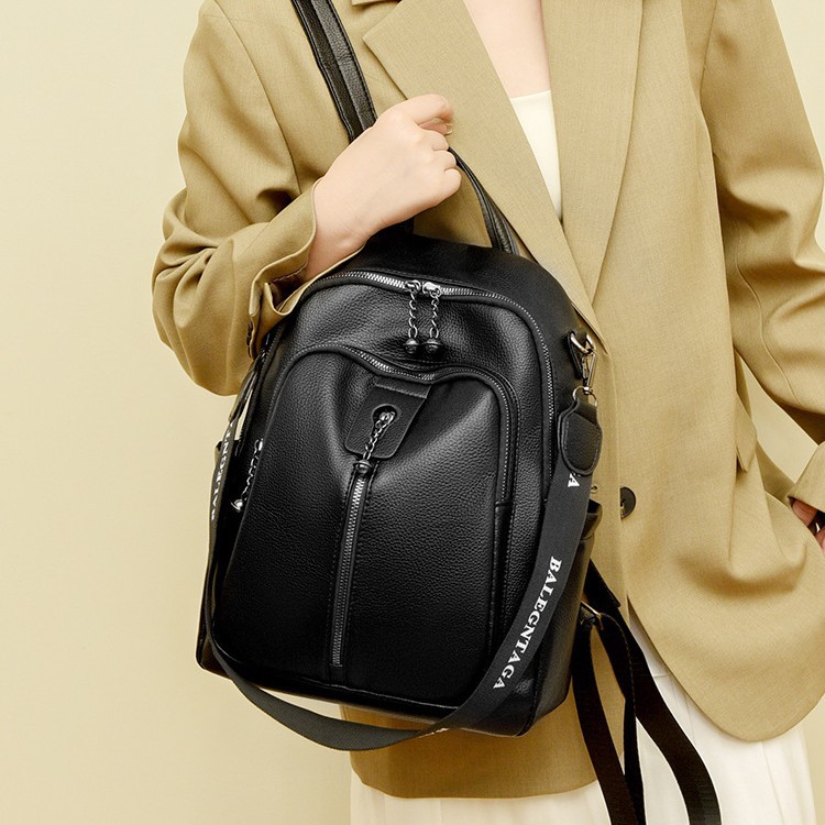 New soft material backpacks for women in autumn and winter, a new Korean-style simple student backpack with large capacity for travel and outings full figure
