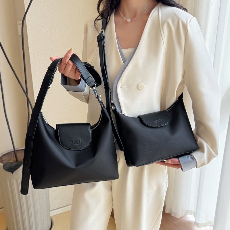 Cross-border color-blocking Korean-style multi-shoulder commuter single-shoulder bag, large-sized women's large-capacity 2025, niche design crossbody bag details Picture