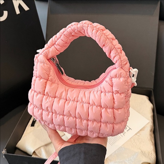 Trendy pleated hand-held small square bag for women, new summer 2025 casual and lightweight, casual dumpling bag for commuting, single-shoulder crossbody bag full figure