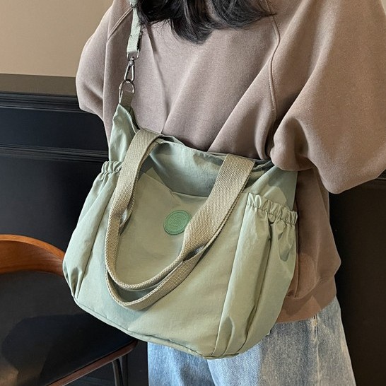 Casual handbag for women, 2025 new style, stylish spring design, single-shoulder crossbody trendy tote bag full figure