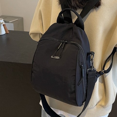A new 2024 fashionable and trendy travel backpack for women, a crossbody single-shoulder lightweight and multi-purpose bag details Picture
