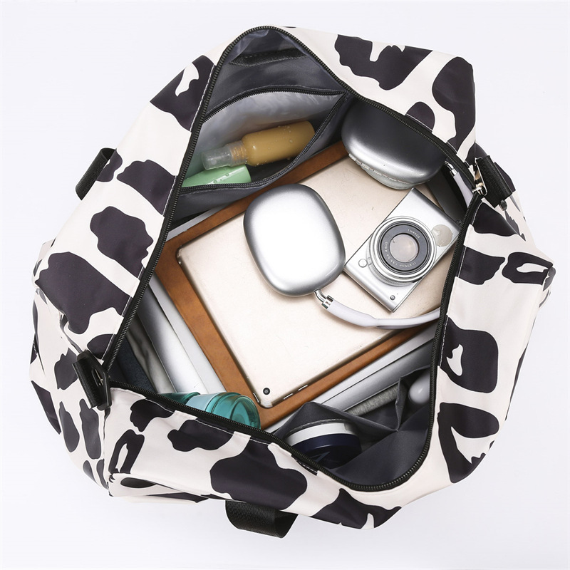 New milk pattern short-distance travel bag, luggage bag, large-capacity single-shoulder handbag, fashionable, casual and fitness storage bag Specification drawing
