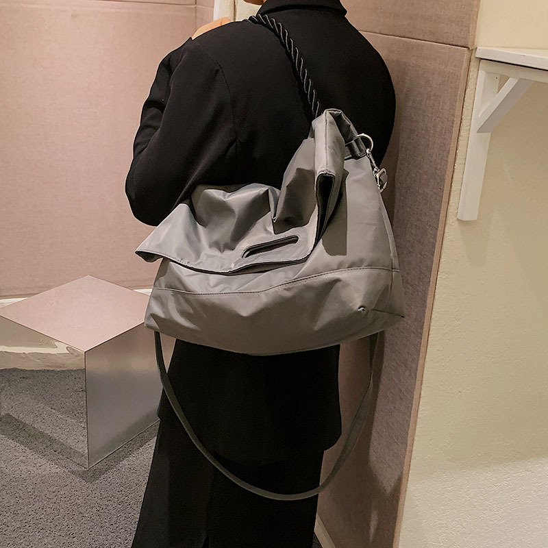 Bag Girl's 2021 new trendy and individualistic single-shoulder bag, casual nylon Hong Kong-style travel bag, large capacity and simple crossbody bag full figure