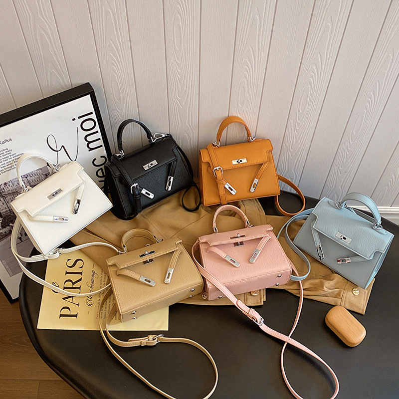 Factory-customized wholesale high-end Kelly bags for women, retro, simple and fashionable, single-shoulder crossbody small square bags Application Scenario