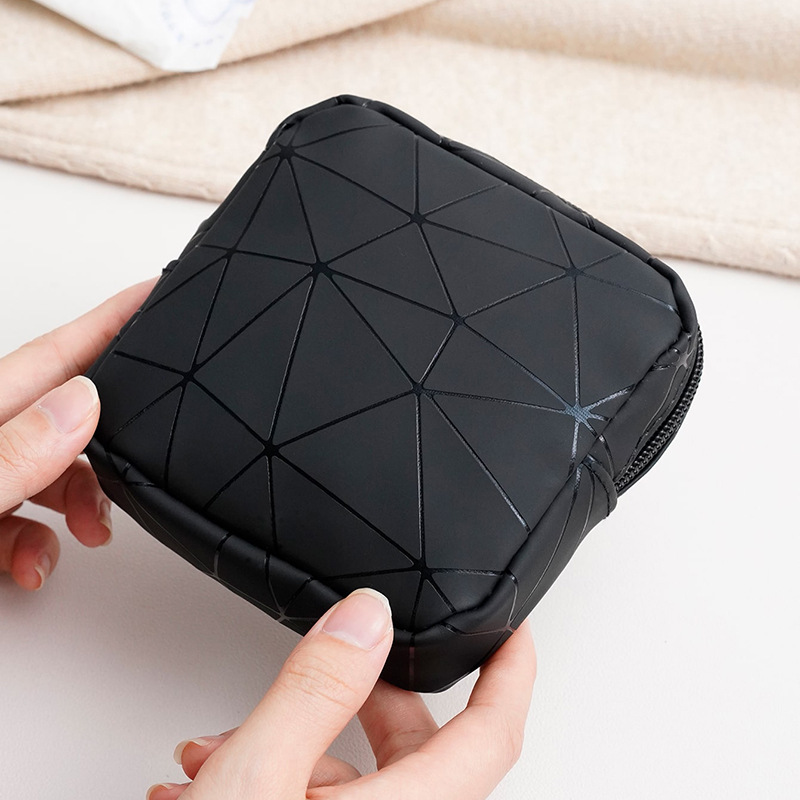 Cross-border best-selling sanitary napkins and menstrual packs, portable sanitary napkins, high-end student large-capacity storage bags for sanitary napkins Item Picture