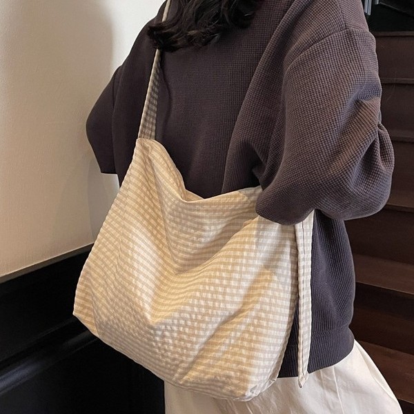 New fashionable Korean-style bags for women, large-capacity checkered trendy and versatile single-shoulder bags, tote bags for work and commuting, crossbody bags full figure
