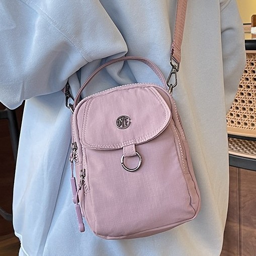New 2025 solid color casual bag, simple single-shoulder bag, fashionable and trendy handbag, elegant lady's crossbody fabric bag full figure