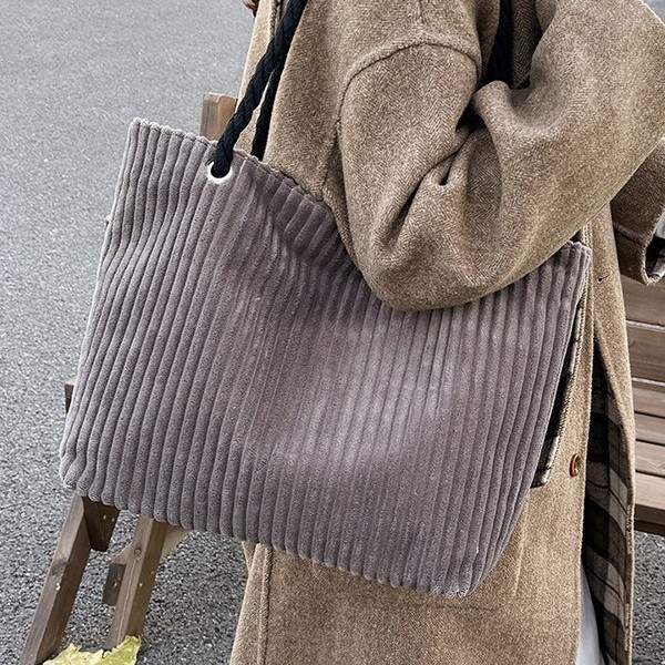 A new large-capacity, laid-back, fashionable and casual corduroy shoulder bag with a simple and versatile Korean style details Picture