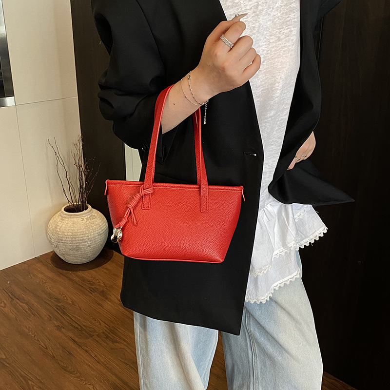 Casual and simple hand-held bucket bag for women, a new summer 2025 fashion, versatile, trendy and niche design, single-shoulder crossbody bag details Picture