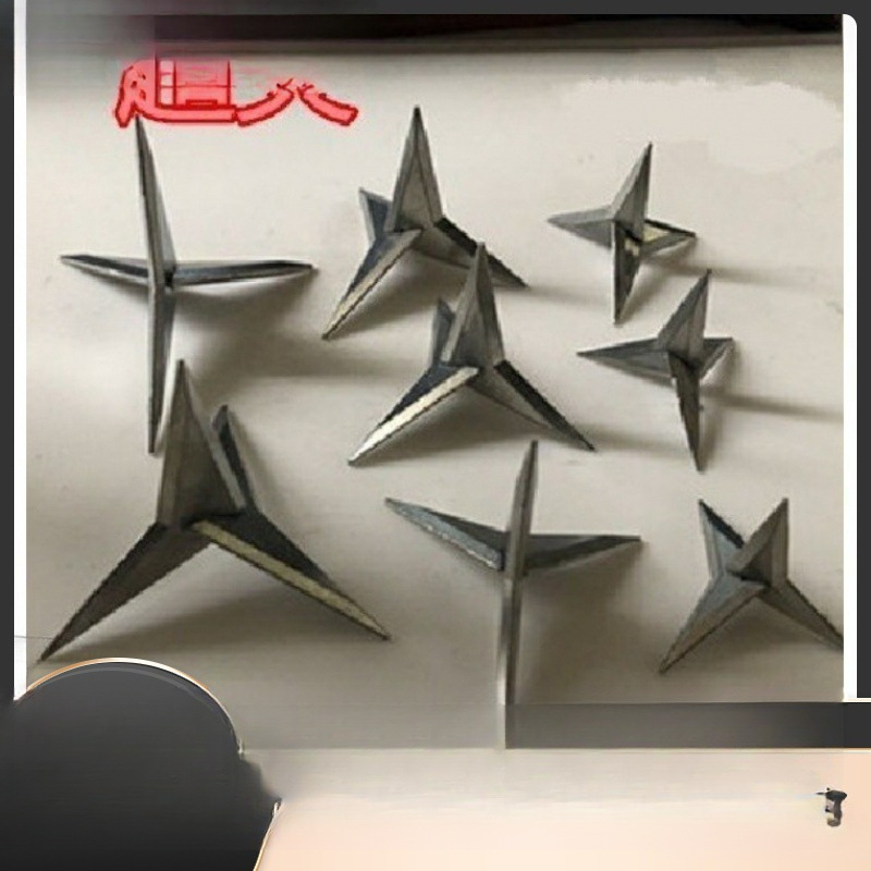Confidential delivery within hours: Iron bristles, four-cornered nails, large-headed round nails, triangular thorns, three-clawed shoe repair nails full figure